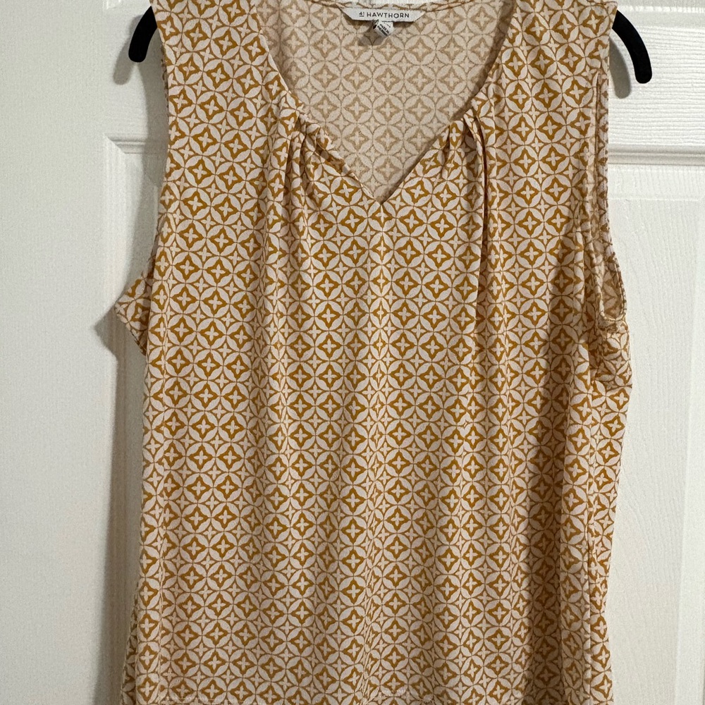 41 Hawthorn Yellow Cream Sleeveless Pleated Blouse